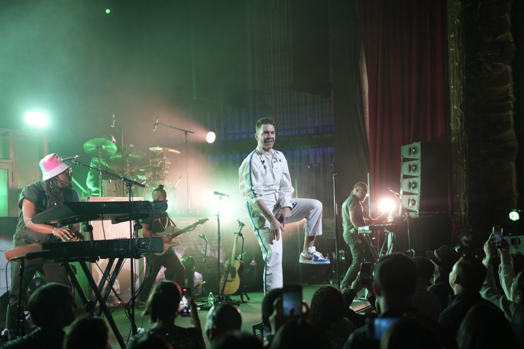 Despite being known for his impressive vocals, Grammer does not disappoint in his moves, dancing across the stage all night long. The energy in the room grew with each and every song, absolutely electrifying the crowd and making the night one to remember.
