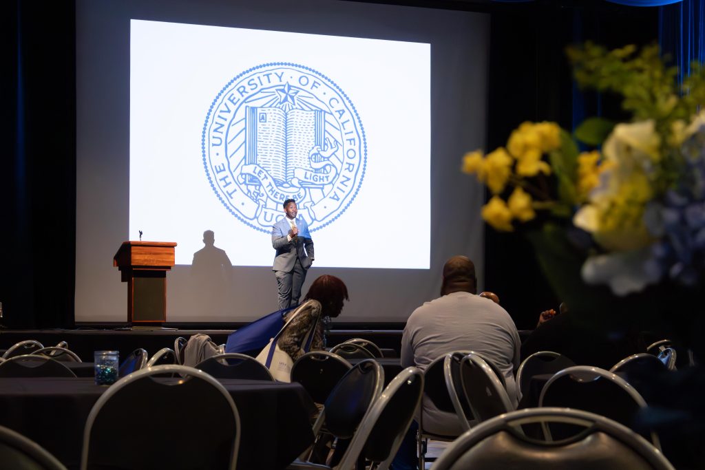 After tabling at Bruin Day and hosting the Black panel, the UCLA Black Alumni Association welcomes all those in attendance and kicks off its annual alumni dinner on behalf of UCLA's Black community. Photographed by Julia Gu/BruinLife.