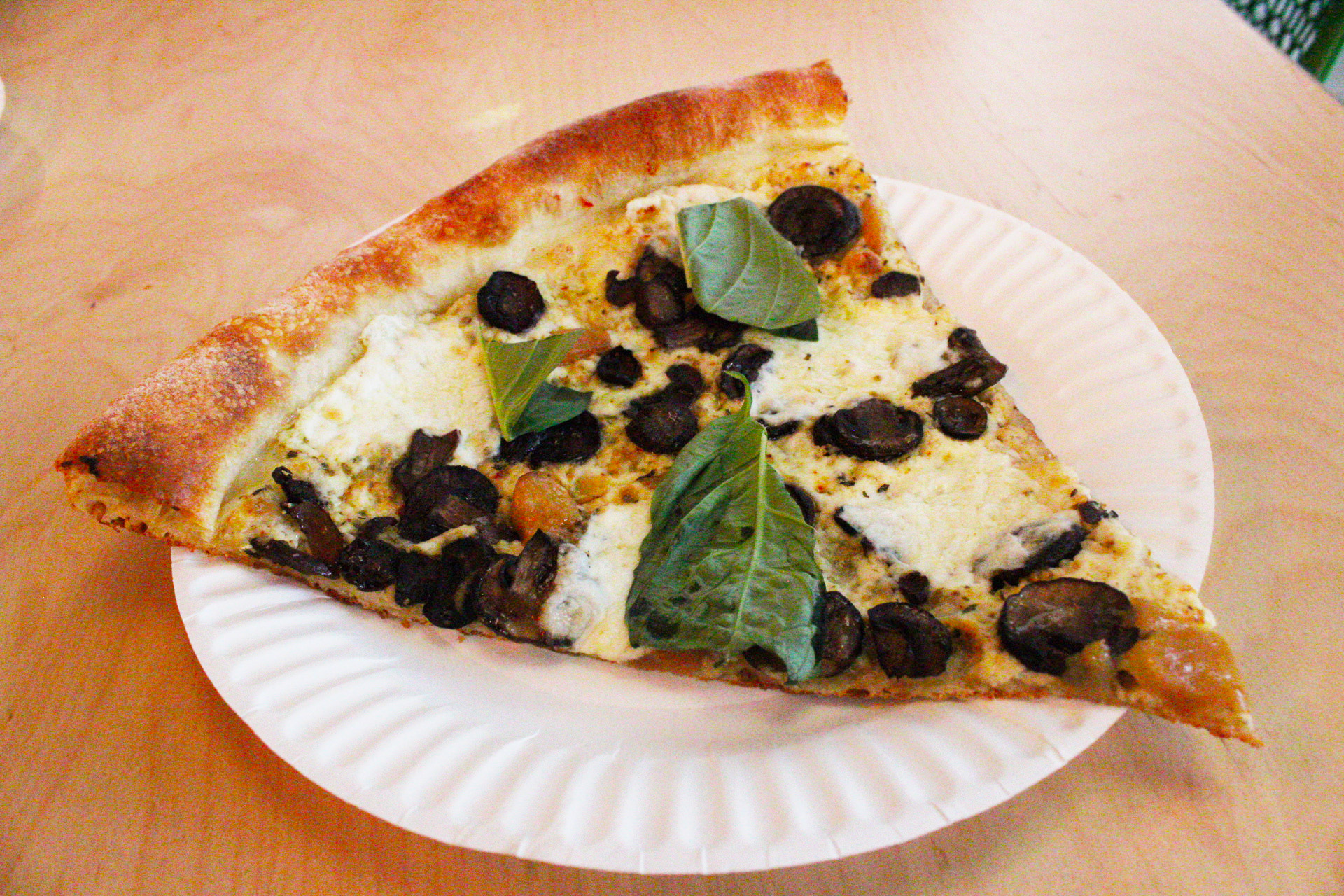 Danny Boy's is a very good homage to superior pizza – BruinLife