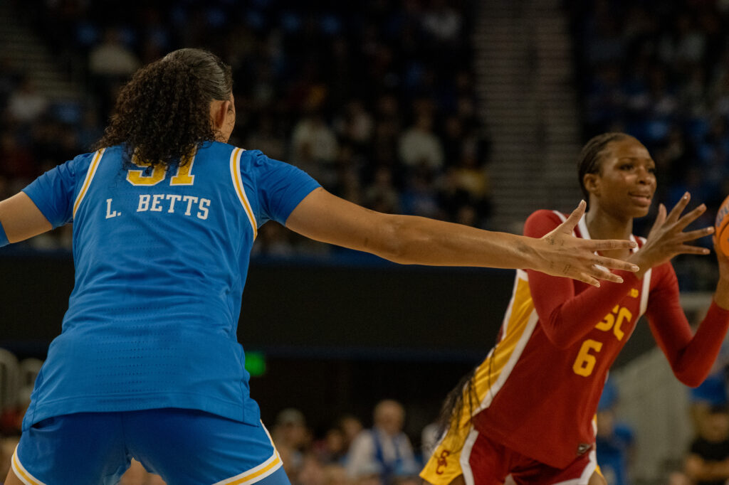 Regan Rhodes UCLA women’s basketball stomps rival USC in first matchup of the year ...