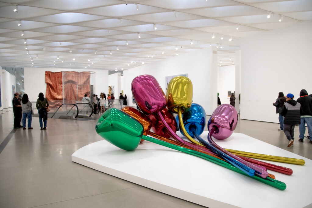 The artwork "Tulips" by Jeff Koons placed at the center of the museum as on eof the signature pieces of The Broad Museum. Photographed by Aaron Fu/BruinLife.