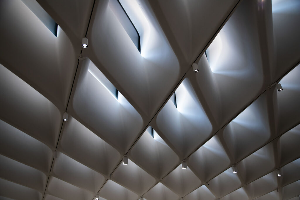 Sophisticated architechture of the ceiling of The Broad Museum. Photographed by Aaron Fu/BruinLife.