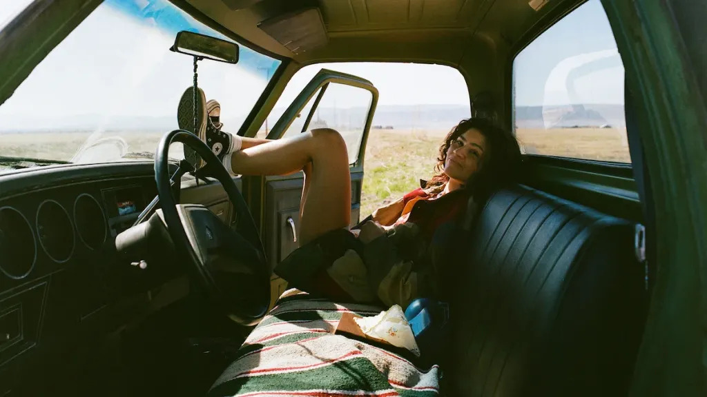Euphoria (2019) returns April 12 and is packed with heartbreak and stunning visuals. Image via Warner Bros. Discovery.